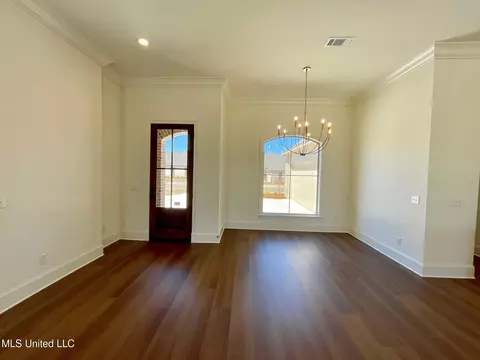 Living - 472 Aurora Cir, Canton, MS 39046 photo 1 of 5