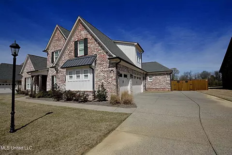 2194 Livingston Way, Hernando, MS 38632 photo 2