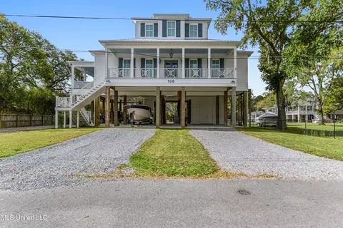 106 Leonhard Ave, Bay Saint Louis, MS 39520