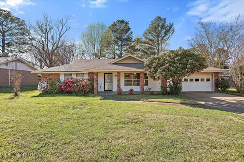 202 Simmons Dr, Clinton, MS 39056