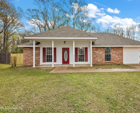 4251 Gunar Dr, Byram, MS 39272