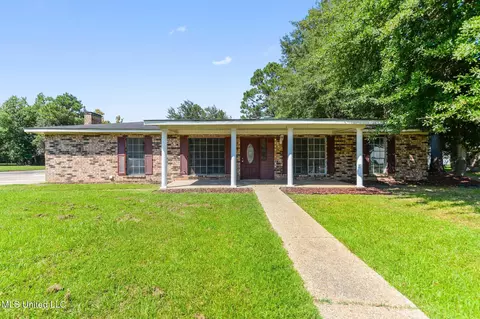 2008 C W Webb Rd, Gautier, MS 39553