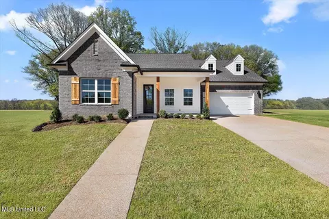 1184 Creekside Ln, Hernando, MS 38632 photo 1