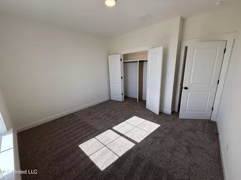 Bedroom - 682 Bolivar Dr, Nesbit, MS 38651 photo 3 of 7