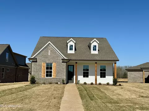 Exterior - 682 Bolivar Dr, Nesbit, MS 38651 photo 3 of 5