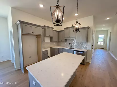Kitchen - 682 Bolivar Dr, Nesbit, MS 38651 photo 1 of 2