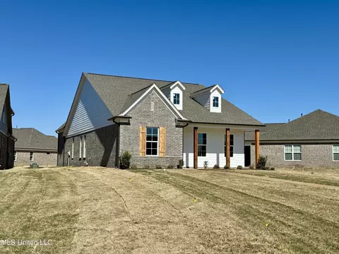682 Bolivar Dr, Nesbit, MS 38651