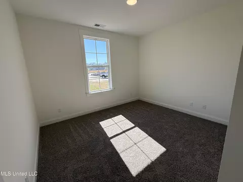 Bedroom - 682 Bolivar Dr, Nesbit, MS 38651 photo 2 of 7