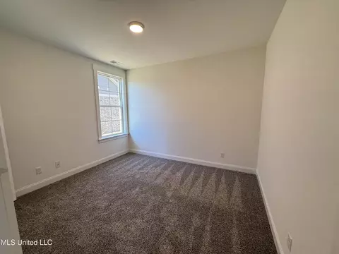 Bedroom - 682 Bolivar Dr, Nesbit, MS 38651 photo 4 of 7