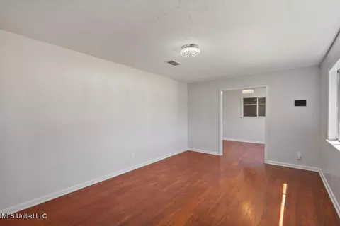 Living - 4630 Wynndale Rd, Terry, MS 39170 photo 2 of 5