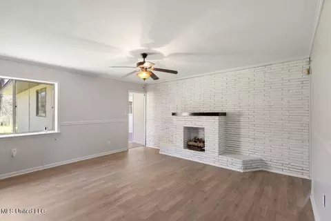 Living - 4630 Wynndale Rd, Terry, MS 39170 photo 3 of 5