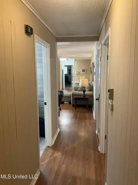 Entry Way - 6776 Whippoorwill Rd, Olive Branch, MS 38654 photo 3 of 3