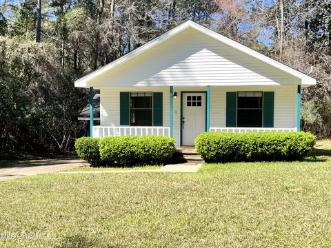9512 Lono Pl, Diamondhead, MS 39525