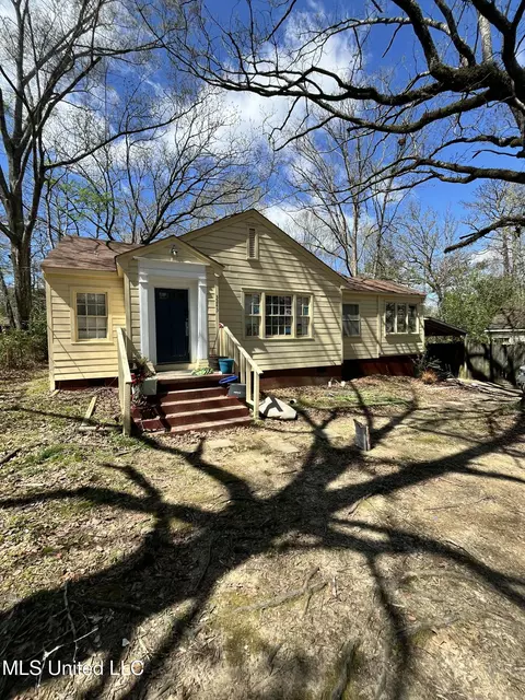 3243 Terry Rd, Jackson, MS 39212 photo 1