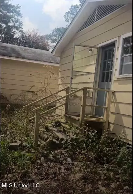 3922 Forest Lake Dr, Jackson, MS 39212 photo 2
