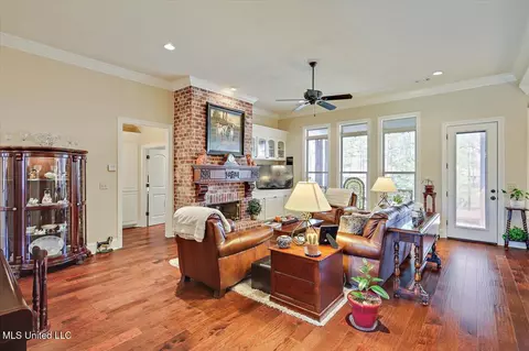 112 Willow Crest Cir, Brandon, MS 39047 photo 9
