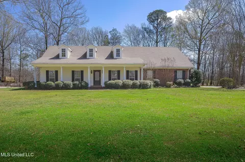 113 Pine Hl, Forest, MS 39074