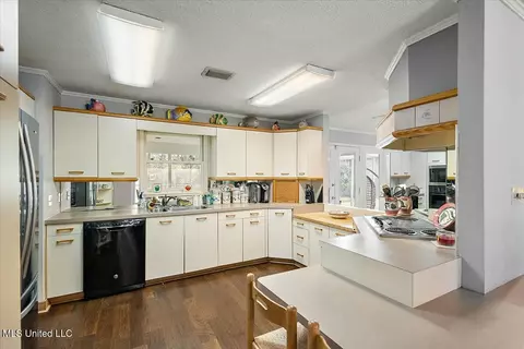 1411 Roswell Dr, Jackson, MS 39211 photo 13