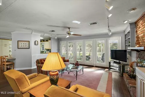 1411 Roswell Dr, Jackson, MS 39211 photo 9