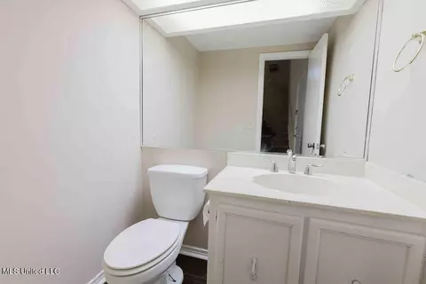 Bath - 19 Timber Ridge Dr, Brandon, MS 39042 photo 1 of 3