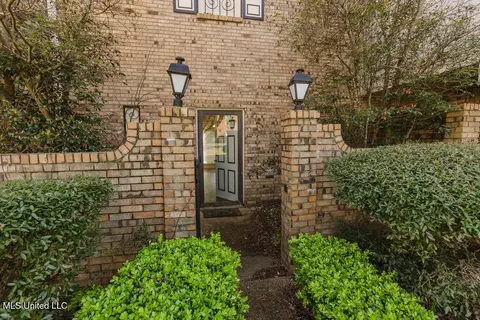 Exterior - 19 Timber Ridge Dr, Brandon, MS 39042 photo 2 of 6