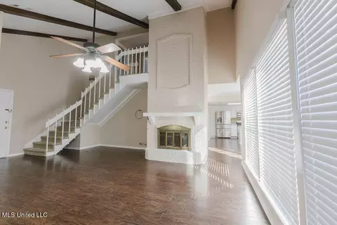 Living - 19 Timber Ridge Dr, Brandon, MS 39042 photo 3 of 3