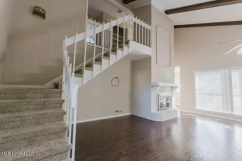 Living - 19 Timber Ridge Dr, Brandon, MS 39042 photo 1 of 3