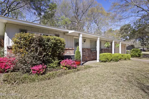 5341 Jamaica Dr, Jackson, MS 39211