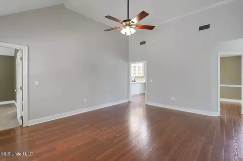 Living - 443 Hemlock Dr, Flowood, MS 39232 photo 3 of 4