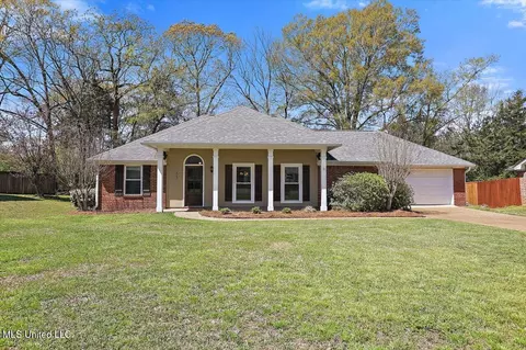 443 Hemlock Dr, Flowood, MS 39232