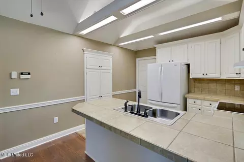 Kitchen - 443 Hemlock Dr, Flowood, MS 39232 photo 3 of 3