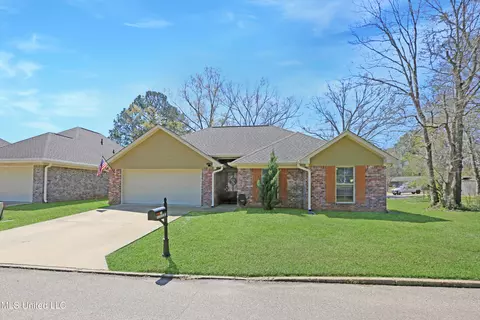 118 Rollingwood Dr, Brandon, MS 39042