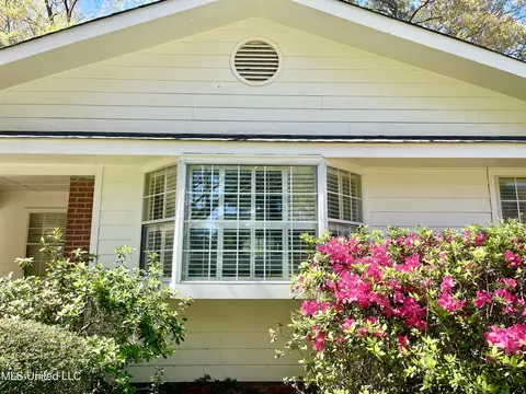 Exterior - 4245 Berlin Dr, Jackson, MS 39211 photo 2 of 11