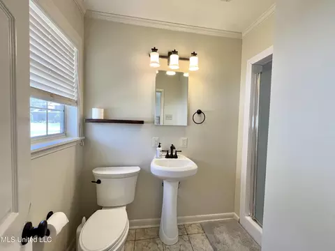 Bath - 4245 Berlin Dr, Jackson, MS 39211 photo 2 of 2