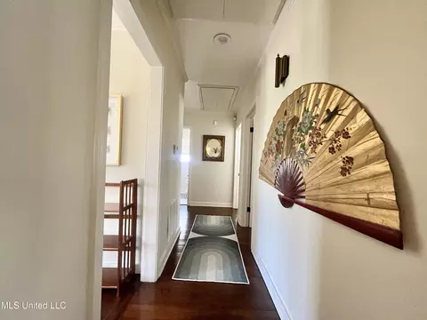 Entry Way - 4245 Berlin Dr, Jackson, MS 39211 photo 2 of 6