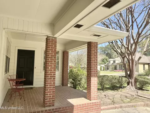 Exterior - 4245 Berlin Dr, Jackson, MS 39211 photo 4 of 11