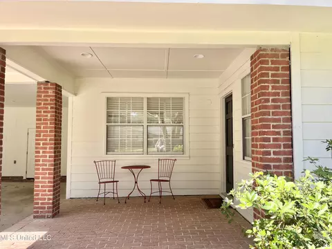 Exterior - 4245 Berlin Dr, Jackson, MS 39211 photo 5 of 11