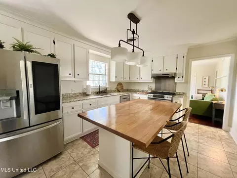 Kitchen - 4245 Berlin Dr, Jackson, MS 39211 photo 3 of 5