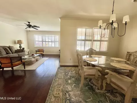 Dining - 4245 Berlin Dr, Jackson, MS 39211 photo 2 of 3