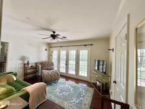 Living - 4245 Berlin Dr, Jackson, MS 39211 photo 5 of 5