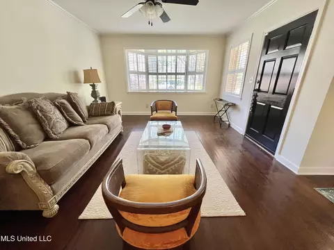Living - 4245 Berlin Dr, Jackson, MS 39211 photo 3 of 5