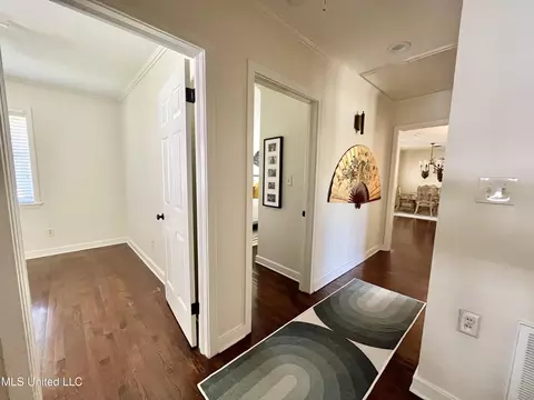 Entry Way - 4245 Berlin Dr, Jackson, MS 39211 photo 4 of 6