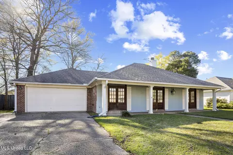 214 Mandarin Dr, Brandon, MS 39047