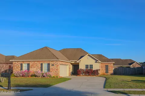 3008 Sydney St, Ocean Springs, MS 39564