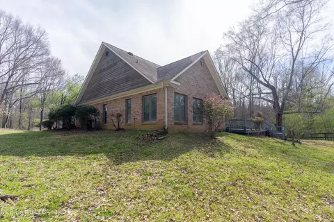 Exterior - 224 Chestnut Dr, Clinton, MS 39056 photo 24 of 25