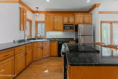 Kitchen - 224 Chestnut Dr, Clinton, MS 39056 photo 3 of 7