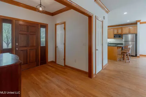 Entry Way - 224 Chestnut Dr, Clinton, MS 39056 photo 3 of 3