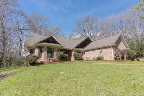 Exterior - 224 Chestnut Dr, Clinton, MS 39056 photo 8 of 25