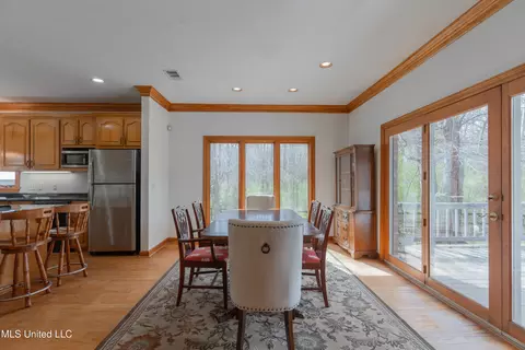 Dining - 224 Chestnut Dr, Clinton, MS 39056 photo 2 of 6