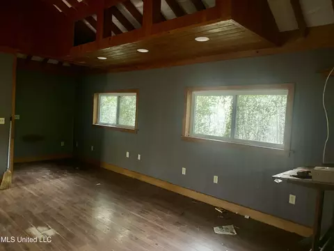 Living - 19 E Wire East Rd, Perkinston, MS 39573 photo 1 of 2